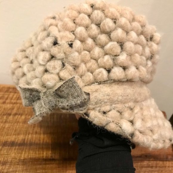 Hat - Picture 1 of 3